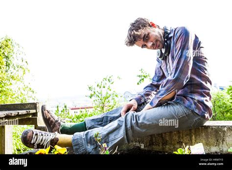 Scruffy man hi-res stock photography and images - Alamy