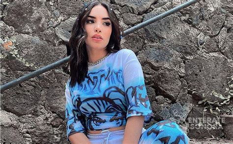 La Youtuber Kimberly Loaiza Reparte En La Calle 100 Mil Pesos A