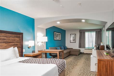 La Quinta Inn & Suites by Wyndham Tomball | Tomball, TX Hotels