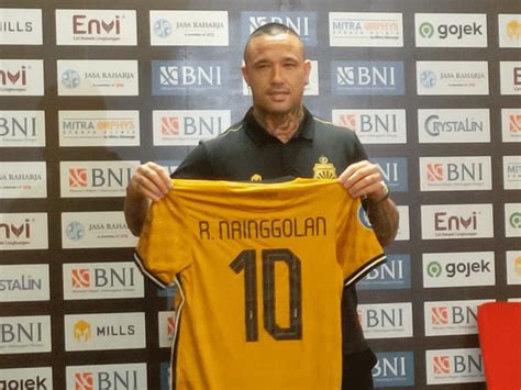 Alasan Bhayangkara Fc Rekrut Radja Nainggolan Kontraknya Rp Miliar