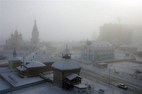 - В Якутске сегодня из-за мороза не учатся 9 и 11 классы