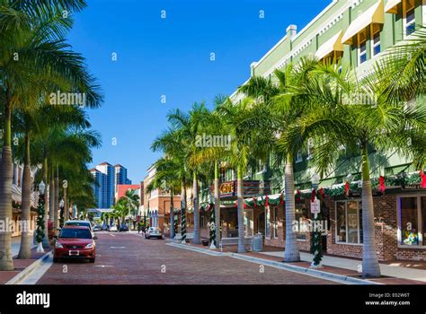 Première Rue Dans Le Quartier Historique De River District Au Centre