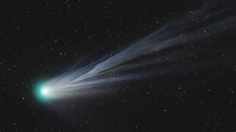 Devil Comet Makes Spectacular Return After 7 Decades Graces Australian