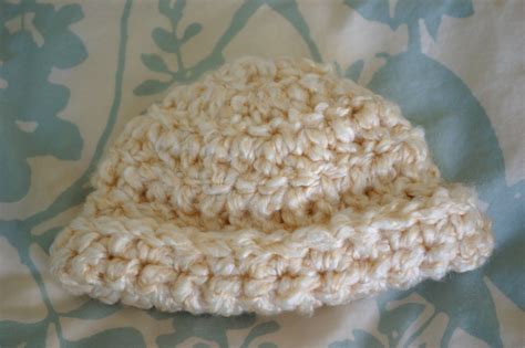 Alli Crafts: Free Pattern: Chunky Yarn Newborn Hat