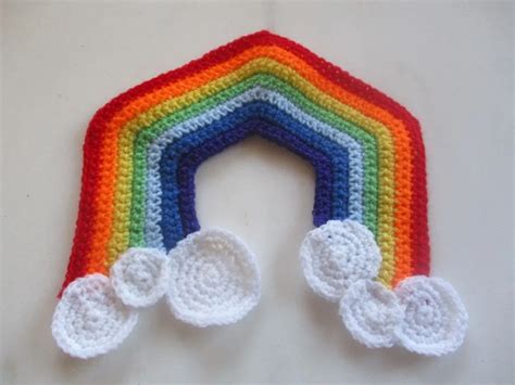 Un Arc En Ciel Rainbow Au Crochet La Grenouille Tricote Comment