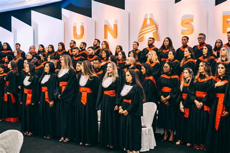 Formatura De Direito Celebra Fim De Um Ciclo Para Alunos