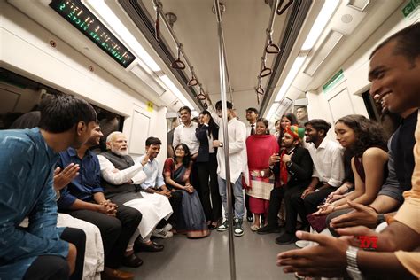 New Delhi Prime Minister Narendra Modi Travels In Delhi Metro Gallery Social News Xyz