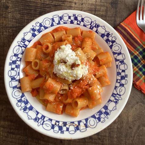 Rachel Roddys Recipe For Pasta With Red Pepper And