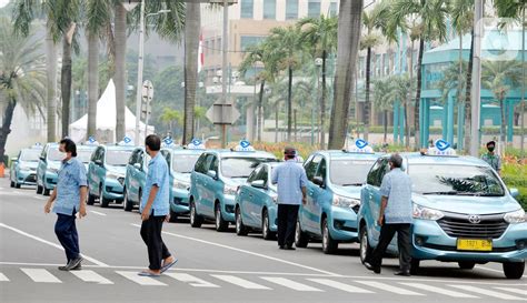 FOTO Taksi Sepi Penumpang Imbas PSBB Foto Liputan6