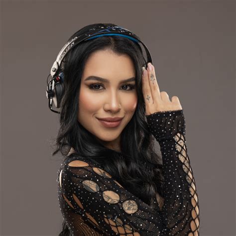 Stream DJ Natalia Loaiza Music Listen To Songs Albums Playlists For