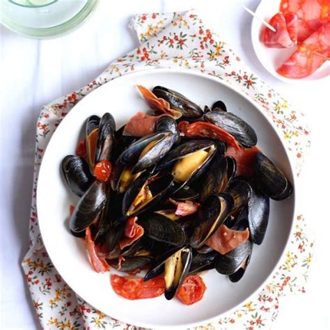 Moules au chorizo et aux tomates séchées