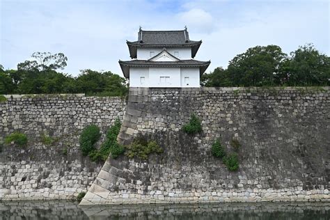 ＜城、その「美しさ」の背景＞第87回 大坂城櫓 圧倒的なスケールの石垣、堀、櫓 徳川家のパワーを天下に見せつける 美術展ナビ