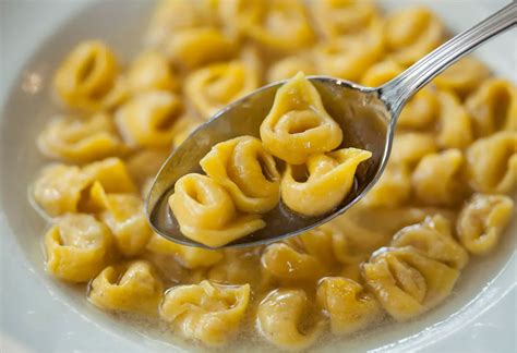 Di Che Colore Sono I Tortellini Trattoria La Campagnola