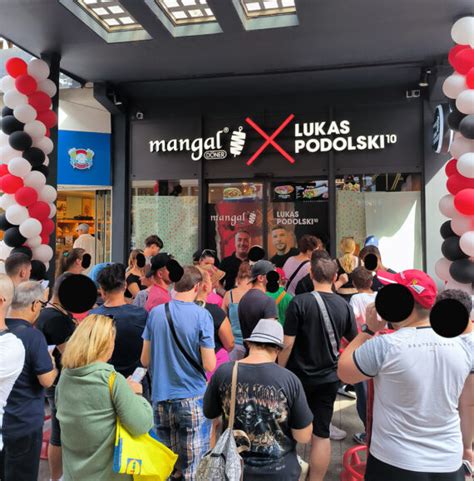 Opening Mangal D Ner Kebab Von Lukas Podolski In Stuttgart