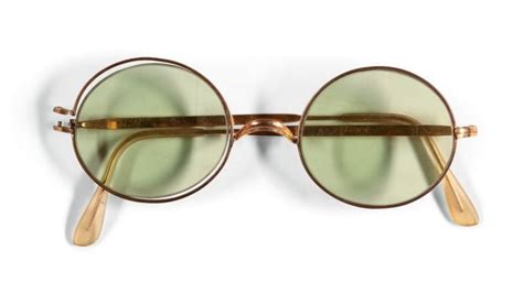 Les Lunettes De Soleil Rondes De John Lennon Si Emblématiques De Son