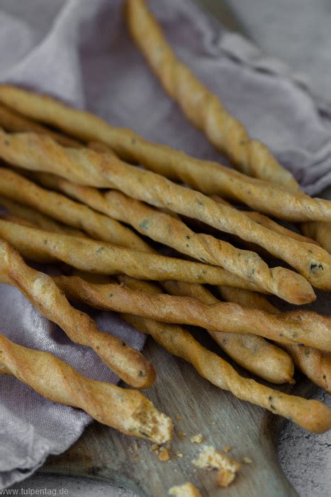 Grissini mit Parmesan und Kräutern Tulpentag Schnelle Rezepte