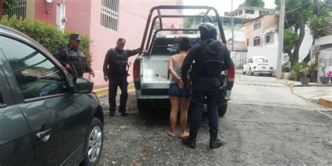 Detienen Polic As De Acapulco A Una Mujer Por Golpear A Su Madre El