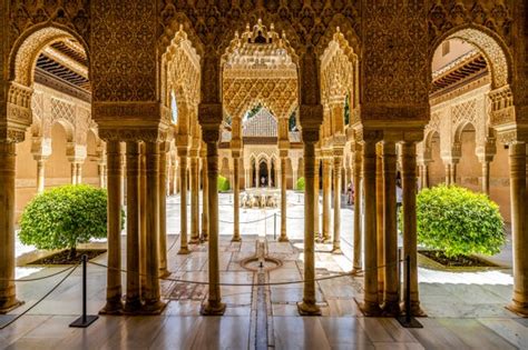 Excursion to the Alhambra in Granada from Seville