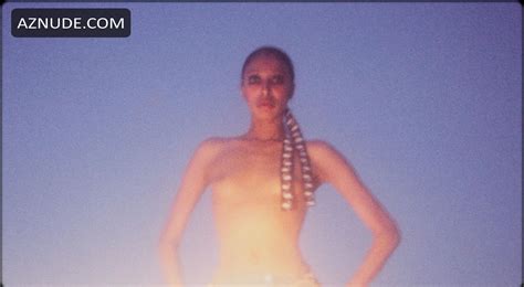 DONYALE LUNA SUPERMODEL NUDE SCENES AZNude