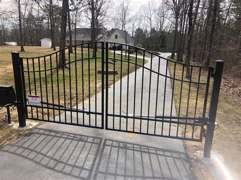 Best Driveway Gate Installers Near Me » Custom Driveway Gates By JDR ...