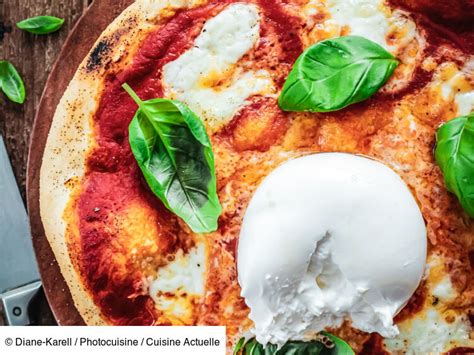 Pizza Margherita à La Burrata Facile Découvrez Les Recettes De Cuisine Actuelle