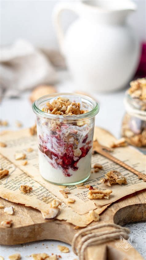 Granola Knuspermüsli einfach selbst machen ohne Zucker mit Nüssen