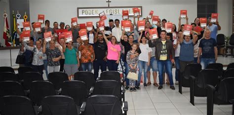 Entrega De Matr Culas Aos Moradores Do N Cleo Tancredo Neves Em S O Carlos