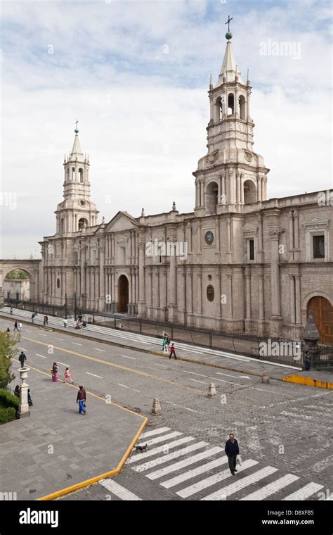 Catedral Plaza De Armas Arequipa Fotograf As E Im Genes De Alta