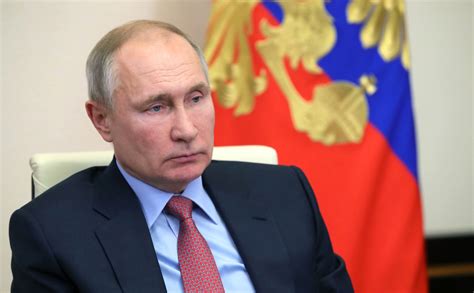 Путин заявил о сохраняющихся факторах нестабильности развития экономики ...
