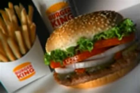 Sanduiche de costela sem costela terá paleta suína anuncia o Burguer King