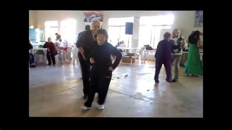 La Tercera Edad Bailando Rock Youtube