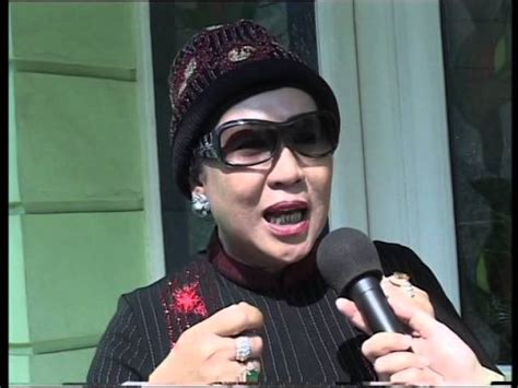 Biografi Dian Al Mahri Pendiri Masjid Kubah Emas