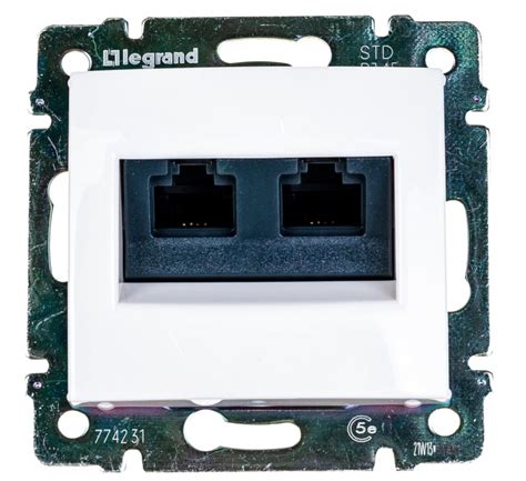 Купить Розетка 2×RJ45 Кат.5e UTP Valena (белая) на захватах в Москве ...