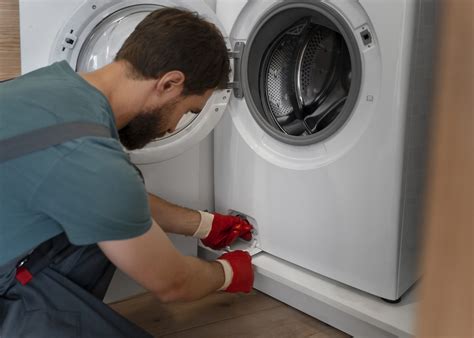 Causes And Solution For A Washing Machine Leaking Water