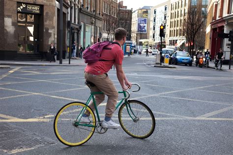 Demons on fixed gear bikes - Škoda We Love Cycling