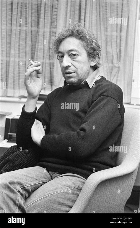 Serge gainsbourg cigarette hi-res stock photography and images - Alamy