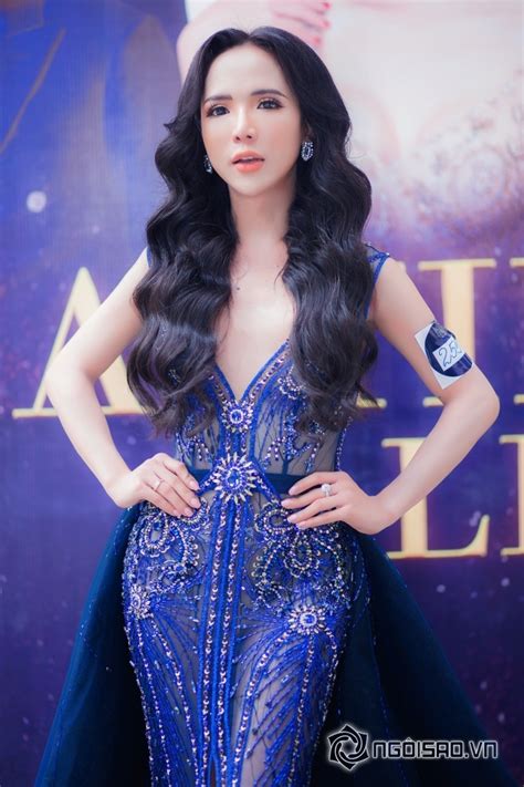 Hot Girl Tr N O N Xinh P Trong Trang Ph C C A Ntk Long