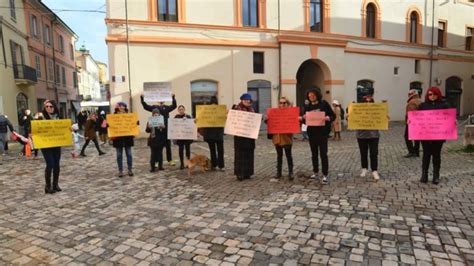 Ravenna Manifestazione Contro L Abbattimento Dei Daini No Alla