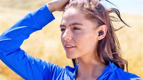 World’s Smallest Wireless Earbuds Get Fully Crowdfunded In 10 Hours ...