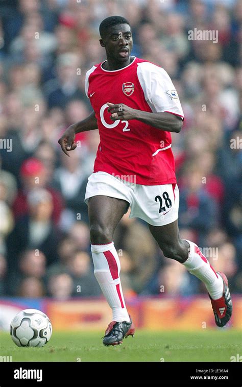 Kolo toure arsenal hi-res stock photography and images - Alamy