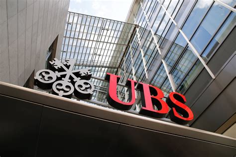 Schweizer Großbank UBS verkauft Beteiligung an Swisscard Amex übernimmt