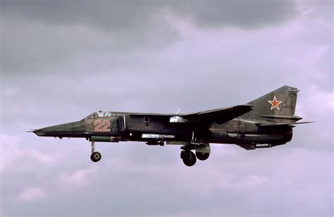 Mig 27 Mig 27 Flogger Landing At Grossenhain On A Normal F Flickr