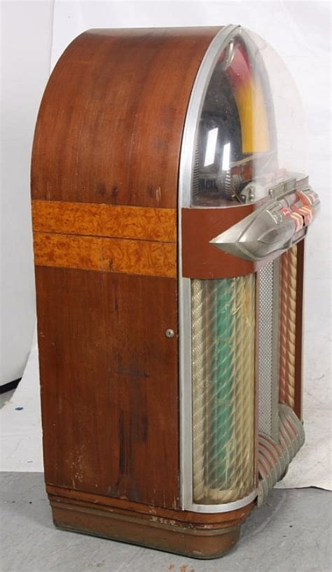 Lot Wurlitzer Model 1100 Jukebox 1948