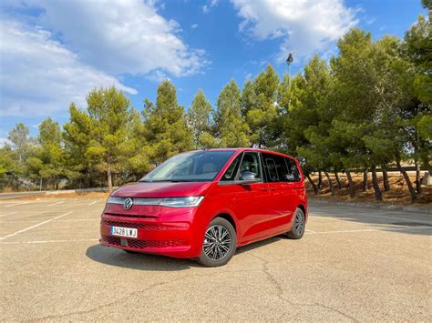 Probamos la Volkswagen Multivan eHybrid 218 CV en la versión híbrida