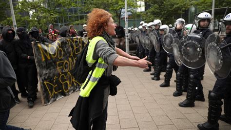 Yellow vest protest in Brussels turns violent; 350 detained | CTV News