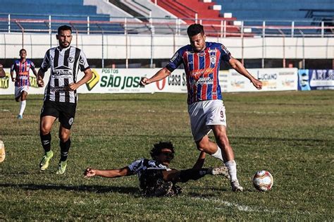 Itabaiana anuncia rescisão Thiago Santos e mais dois atletas