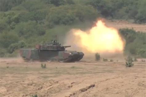 Pakistan Inducts Chinese-made VT-4 Main Battle Tank Jet Engine Parts ...