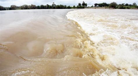 Sutlej River In High Flood 2000 People Shifted To Safe Places