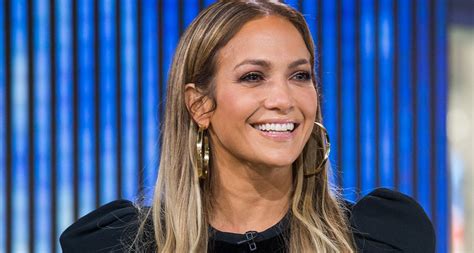 Jennifer Lopez Shuts Down Public Bathroom Nyc