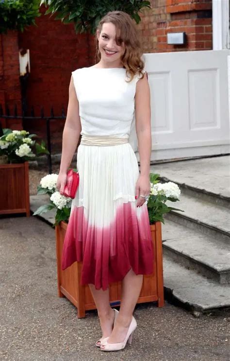 Perdita Weeks Bikini Pictures Hot Sexy Livinlavidalowcarb